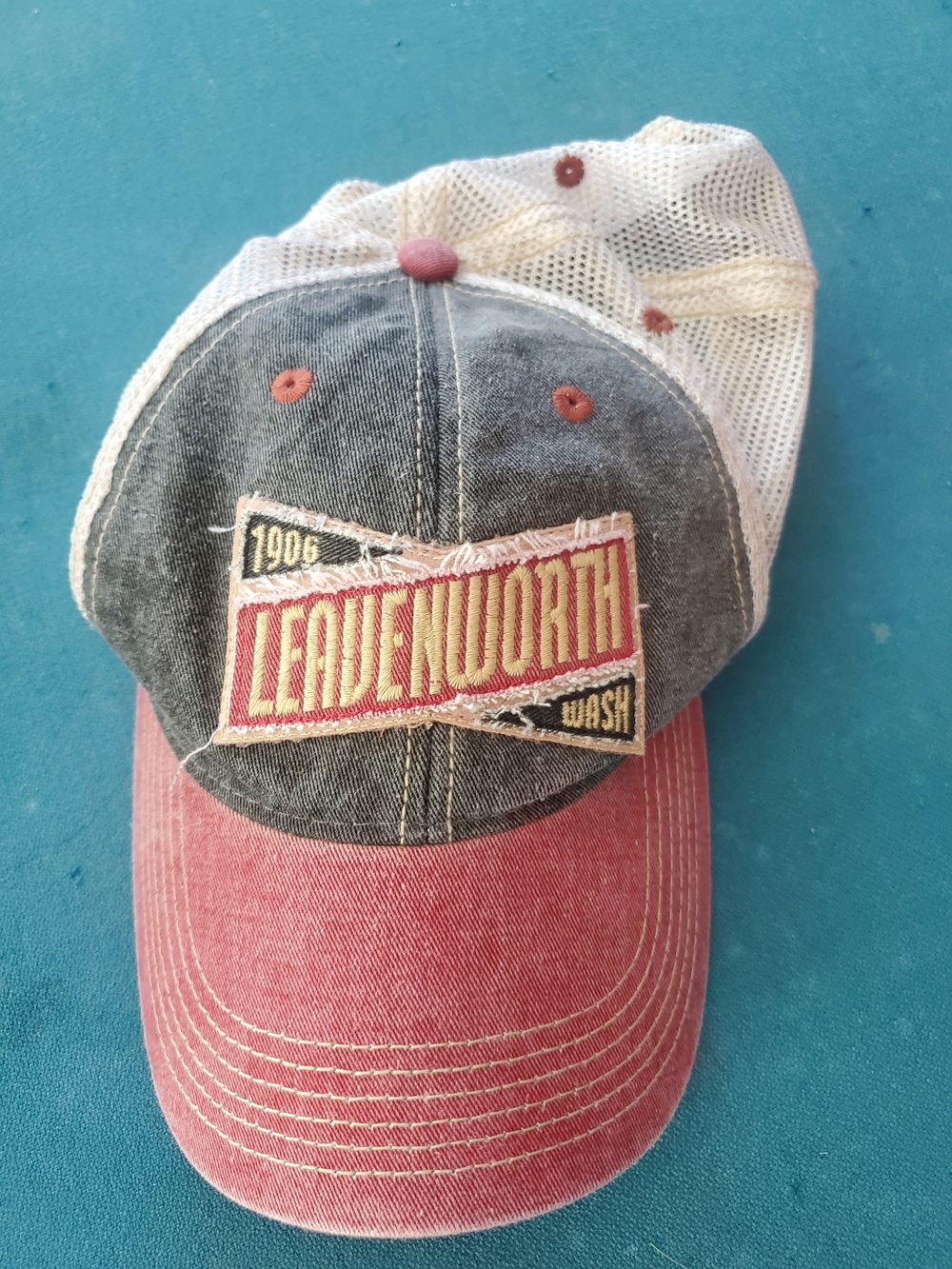 LEAVENWORTH Men's Washed Red and Gray Trucker Hat